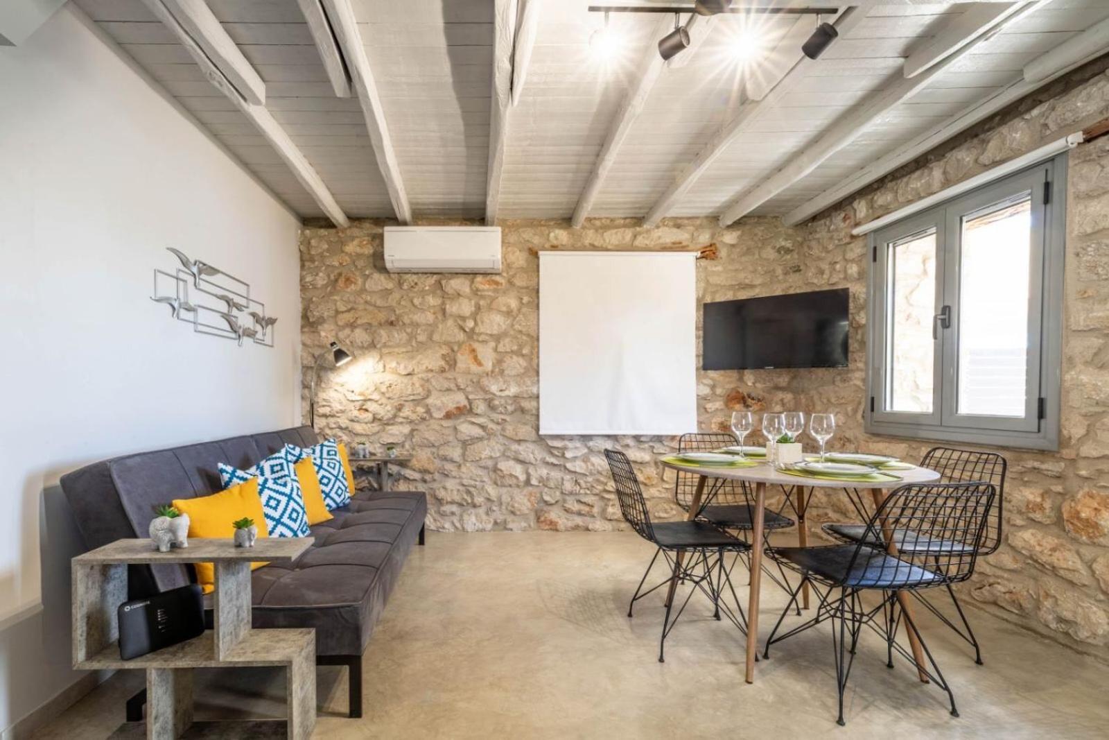 Vivari Stone House 외부 사진